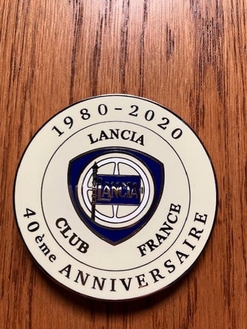 Badge calandre émaillé 40 ans